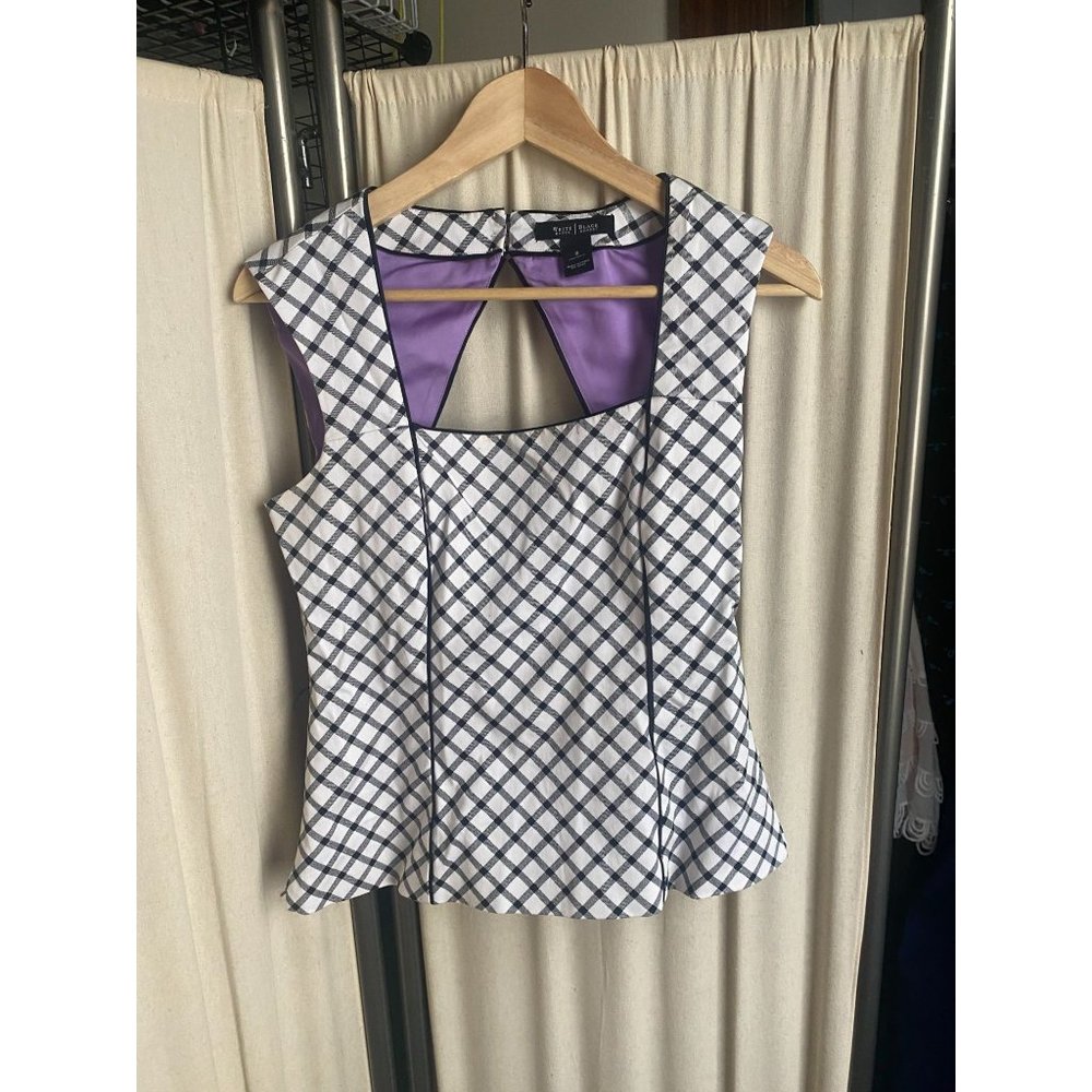 EUC White House Black Market Sz 8 Black/white top Purple Lining PERFECT TOP
